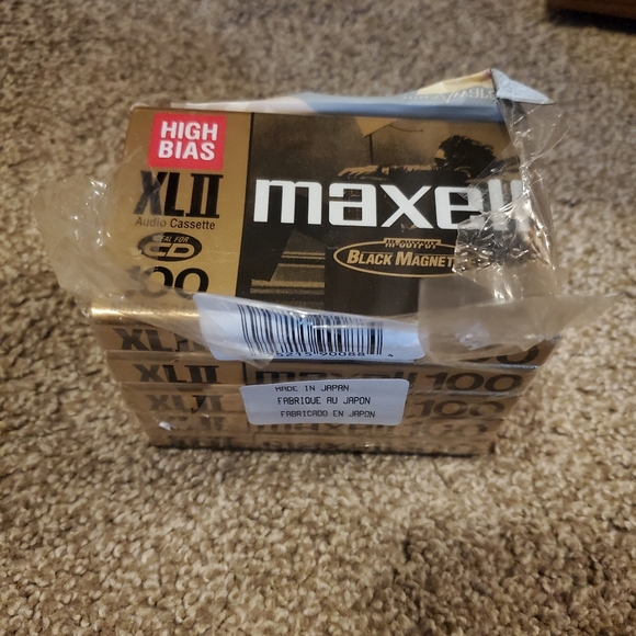 Lot of 5 NEW MAXELL XLII High Bias Cassette Tape 100 Minutes Black Magenetite - Picture 1 of 11